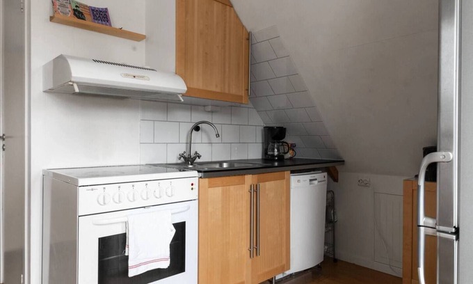 Orgryte-Harlanda Condo | Workers & Families Penthouse Near Svenska Mässan