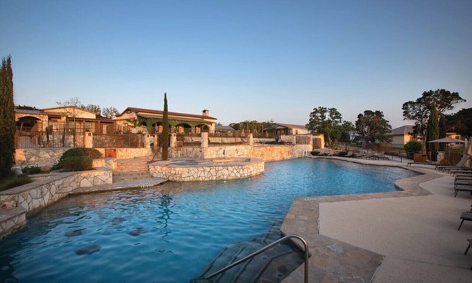 Ingram Condo | Explore Worldmark Hunt - Stablewood Springs Resort Getaway