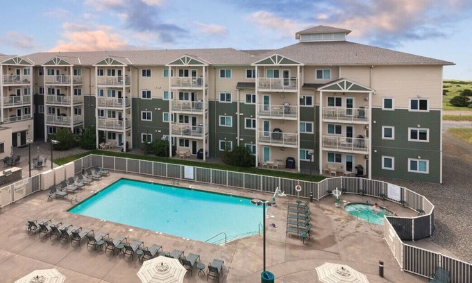Long Beach Condo | Comfortable Worldmark Long Beach with Oceanfront Amenities