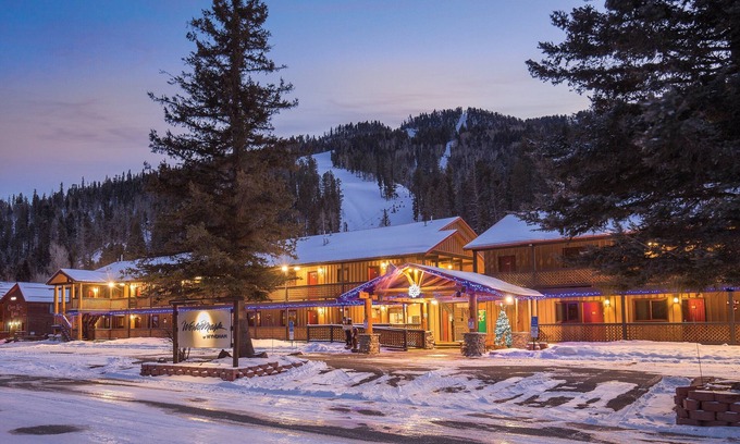 Red River Hotel | Discover WorldMark Red River: Family-Friendly Retreat