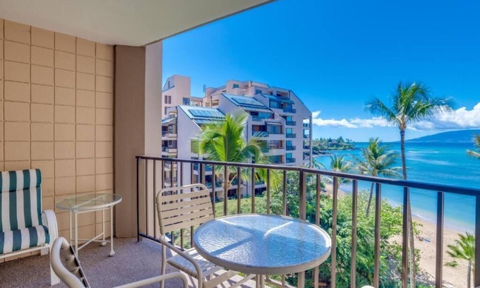 Kahana Resort | Relax at Worldmark Valley Isle - Beach Condo Retreat