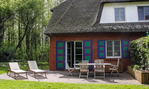 Ostseebad Ahrenshoop House | Discover Worpswede: Pet-Friendly Retreat with Top Ratings