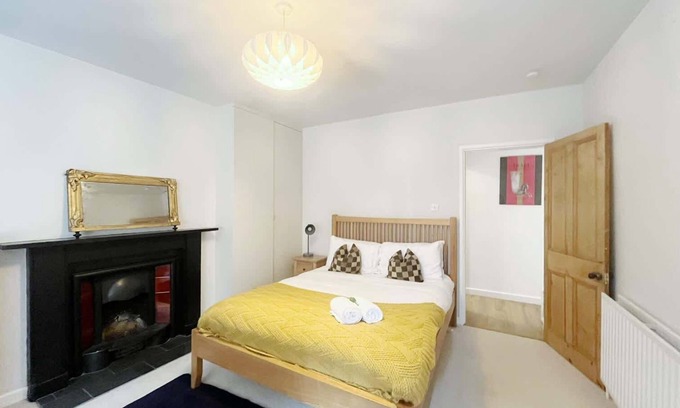 Bristol Apartment | Worrall Suite - Hopewell: Your Ideal Getaway Awaits