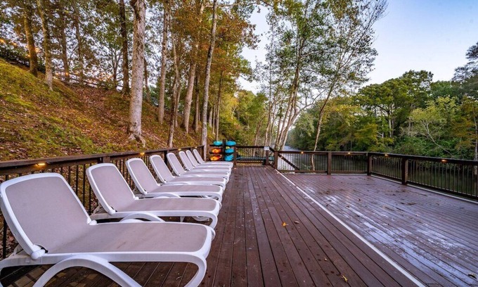 Broken Bow Cabin | Unmatched 4 Bedroom Retreat on Mt Fork River with Spa