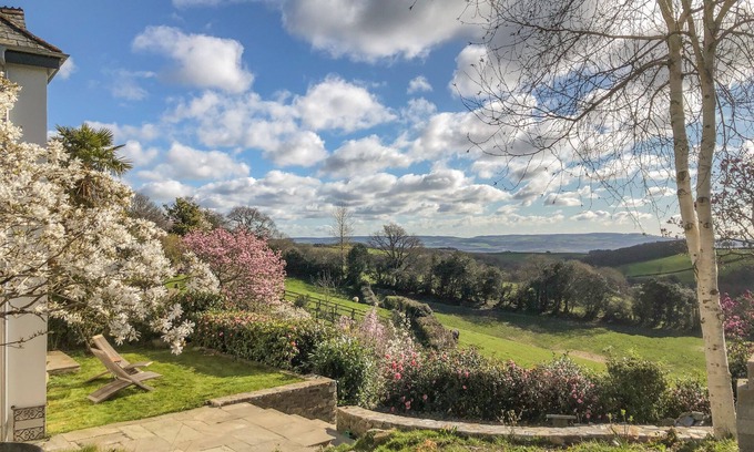 Ilsington Cottage | WOTTONSBURY: Cozy Pet-Friendly Cottage in Ilsington