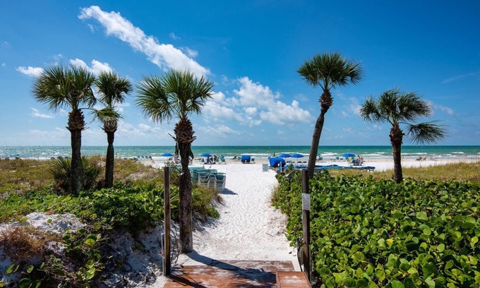 Siesta Key Condo | Unforgettable Siesta Key Condo with Private Pool & Ocean View