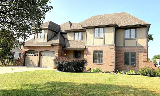 Pauline House | Family-Friendly Retreat with Private Balcony & Gorgeous Views