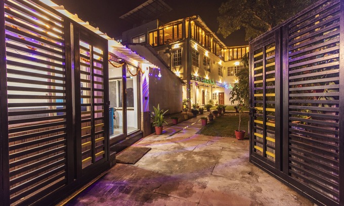 Pachmarhi House | Inviting WOWSTAYZ Serenity: Family-Friendly with Breakfast