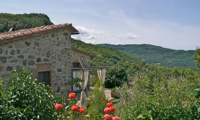Arcidosso Cottage | Experience Mediterranean Bliss: Pet-Friendly & Family Enjoyment
