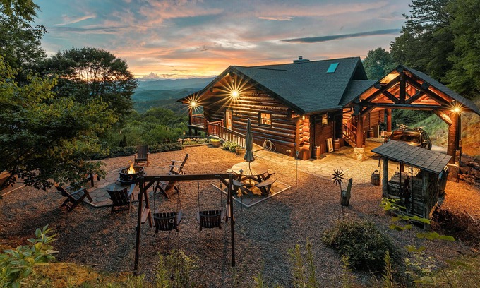 Whittier Cabin | Discover Unforgettable Moments at Story Lodge Retreat