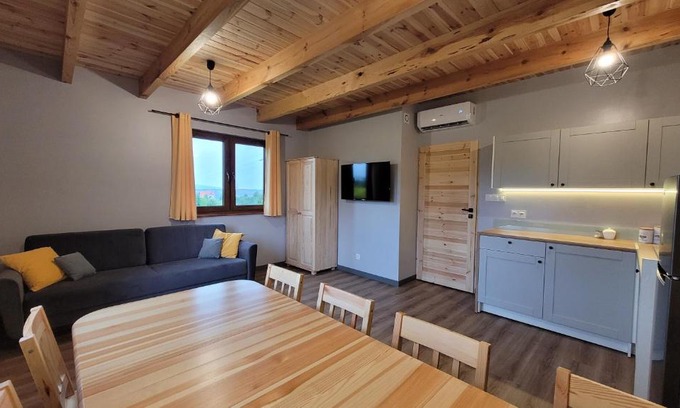 Checiny House | Wrzosowe Wzgórze Domek: Guest Rated 9.4, Oceanfront Retreat
