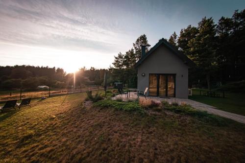 Studzienice House | Experience Wrzosowe Wzgórze: Oceanfront & Hot Tub Retreat
