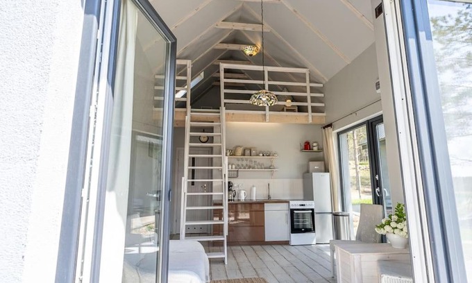 Studzienice House | Wrzosowe Wzgórze: Pet-Friendly Retreat with Hot Tub