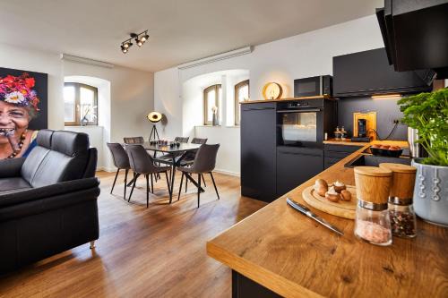 Burgsteinfurt Apartment | Top-Rated Wstay Industrie Charme ST Zwo with Hot Tub