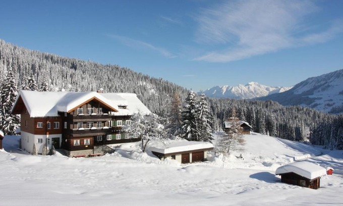 Mittelberg Cabin | Relaxing Wuerttemberger Haus with Oceanfront Views