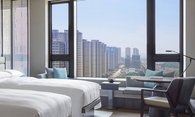 Hongshan Hotel | Discover Wuhan Marriott Hotel Optics Valley: Family-Friendly Escape