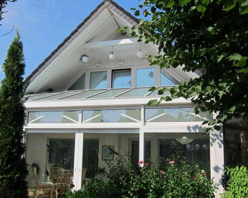Bremen Apartment | Beautiful Apartment in Uphusen with Garden and Terrace