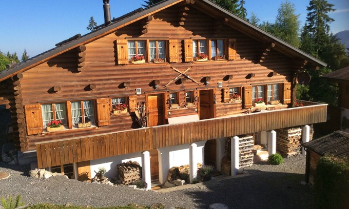 Emmetten House | Cozy Block House in Stockhütte: Ski & Hiking Paradise