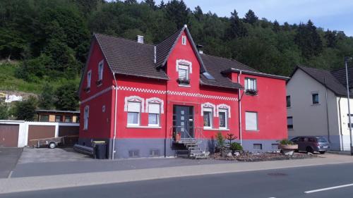 Plettenberg Apartment | Discover the Beauty of Wunderschönes Sauerland Hotel