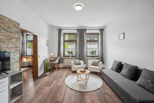 Gemarkung Langerfeld Apartment | Prime Location for Business and Family Stays with Kitchen