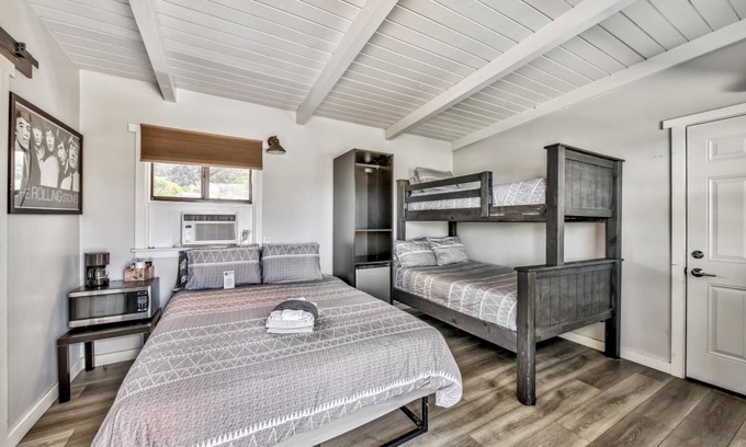 Walker Apartment | Explore and Relax in WWM 10 Family Adventure Bunk Suite
