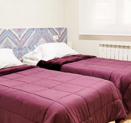 Leon Apartment | Guest Rated 9.3: Peñalba with Convenient Parking