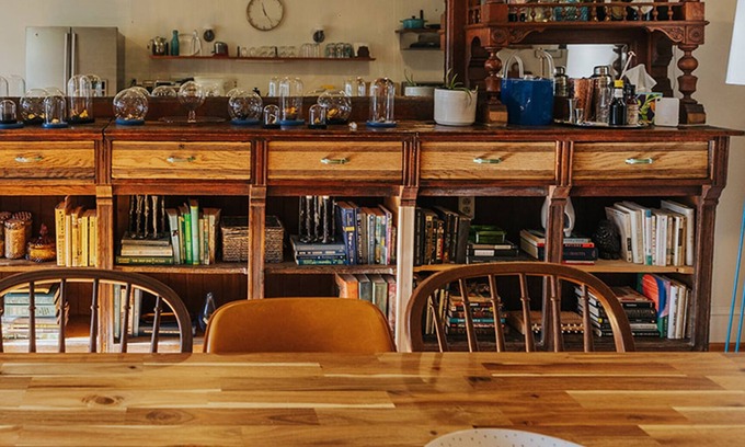 Fells Point Apartment | Explore Wyatt's Saloon: Cozy Guest House in Fells Point