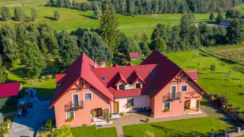 Mirsk House | Discover Wydrza-Przystań: Guest Rated 9/10 with Kitchen