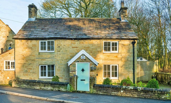 Buxton Cottage | Pet-Friendly Wye Head Cottage | Guest Rated 9.8/10