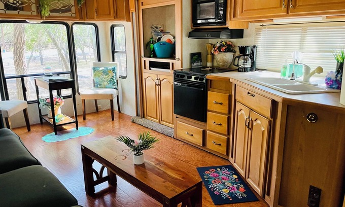Kyle House | Discover Wyld Kyle Country Style: Family-Friendly Retreat