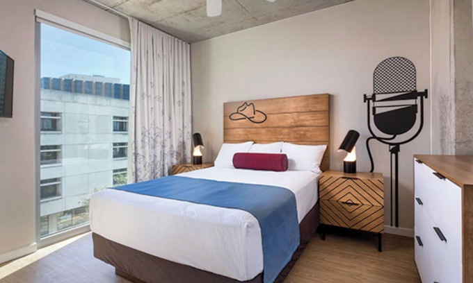 Civic District Resort | Wyndham Austin Resort: Deluxe 2B Suite with Pool & Spa