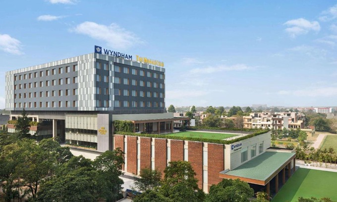 Chandigarh Hotel | Elegant Wyndham Chandigarh Mohali with Spa & Pool Access