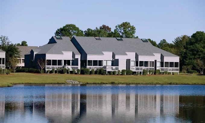 Fairfield Harbour Condo | Wyndham Fairfield Harbour: 2-Bedroom Lake View Retreat