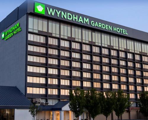 Downtown Niagara Falls Hotel | Relaxing Getaway at Wyndham Garden Niagara Falls