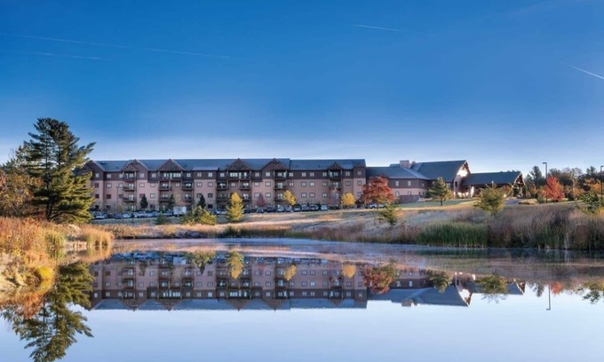 Lake Delton Condo | Wyndham Glacier Canyon |3BR/2BA King Suite w/Balc