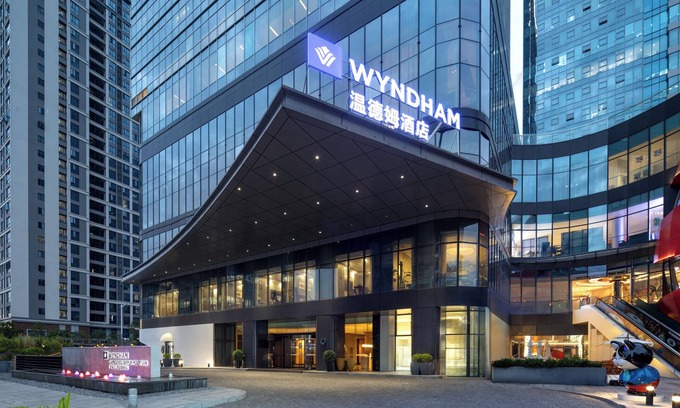 Baiyun Hotel | Top-Rated Junluxe Guangzhou Baiyun with Pool & Restaurant