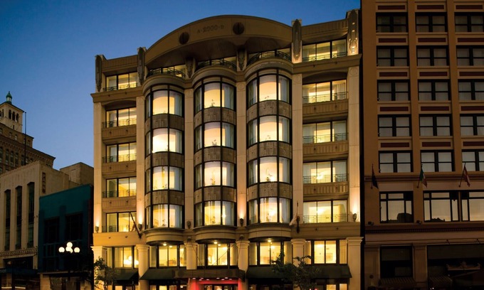 Gaslamp Quarter Condo | Wyndham Harbour Lights | Five Studio Suites