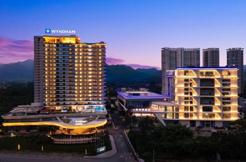 Longmen County Hotel | Discover Wyndham Nankunshan: Family-Friendly Retreat