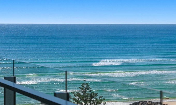 Coolangatta Apartment | Top-Rated X Kirra Beach Apartment with Ocean View & Pool