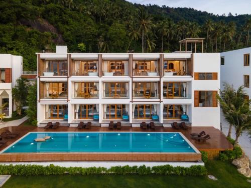 Khanom Hotel | Relax at X-Sea Khanom Harbor Bay Resort with Ocean Views