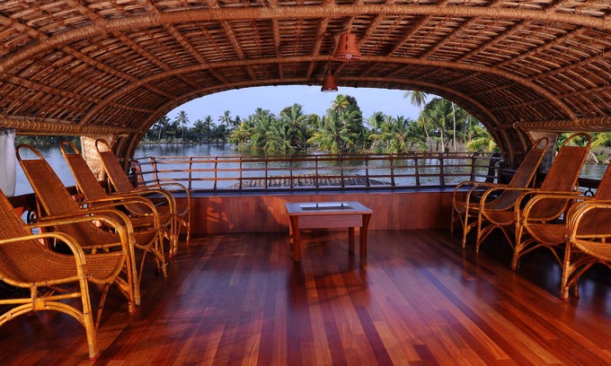 Alappuzha Boat Rental | Discover Xandari River Escapes: Family-Friendly Retreat