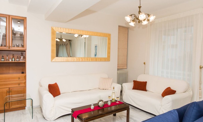 Rethymno Apartment | Discover Xenia: Elegant Apartment with Spa and Breakfast
