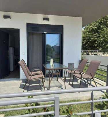 Paralia Ofryniou House | Xenia's Resorts