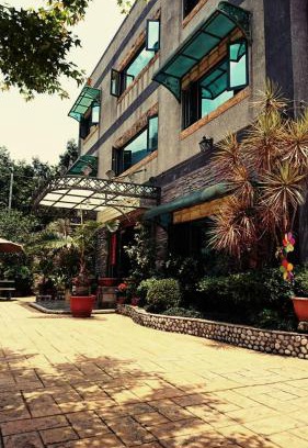 Puli House | Discover Xiang Ting: Family-Friendly with Pet Amenities