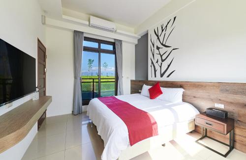 Dongshan House | Relax at Xiangyue 38 Homestay with Pool & Family Fun