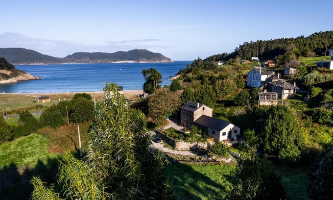 O Vicedo House | Discover Xilloi Beach Resort with Oceanfront Bliss