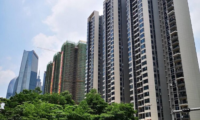 Zhujiang New Town Apartment | Family-Friendly Xinguang Apartment with Kitchen Amenities