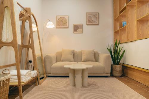 Ba Dinh Apartment | Xinh Sống Home