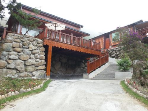 Xitou House | Discover Xitou Star Homestay: Family-Friendly Retreat