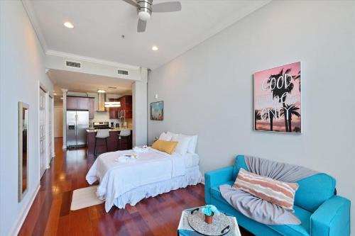 Olde Kensington Apartment | Stylish Studio with Rooftop Pool Near Center City